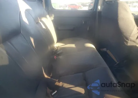 2001 Nissan Frontier Crew Cab Xe z USA, uszkodzony, nr VIN 1N6ED27T41C373903